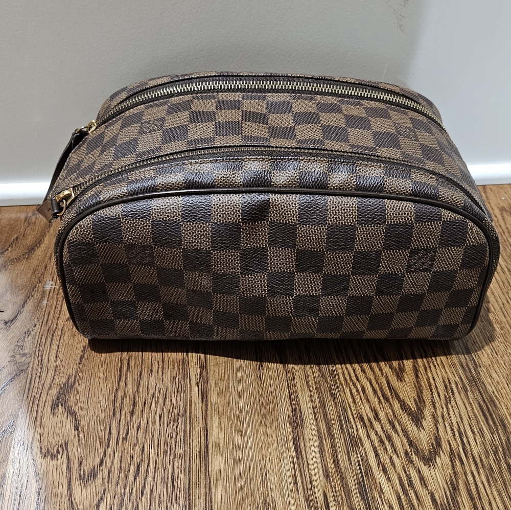 SOLD Louis Vuitton Damier Canvas King Size Toiletry Bag Dopp Kit